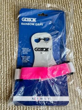 Small Gibson Gymnastics Hand Grips in Pink - NWT